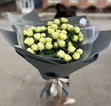 Букет Белые кустовые розы Солинеро в Спас-Деменске